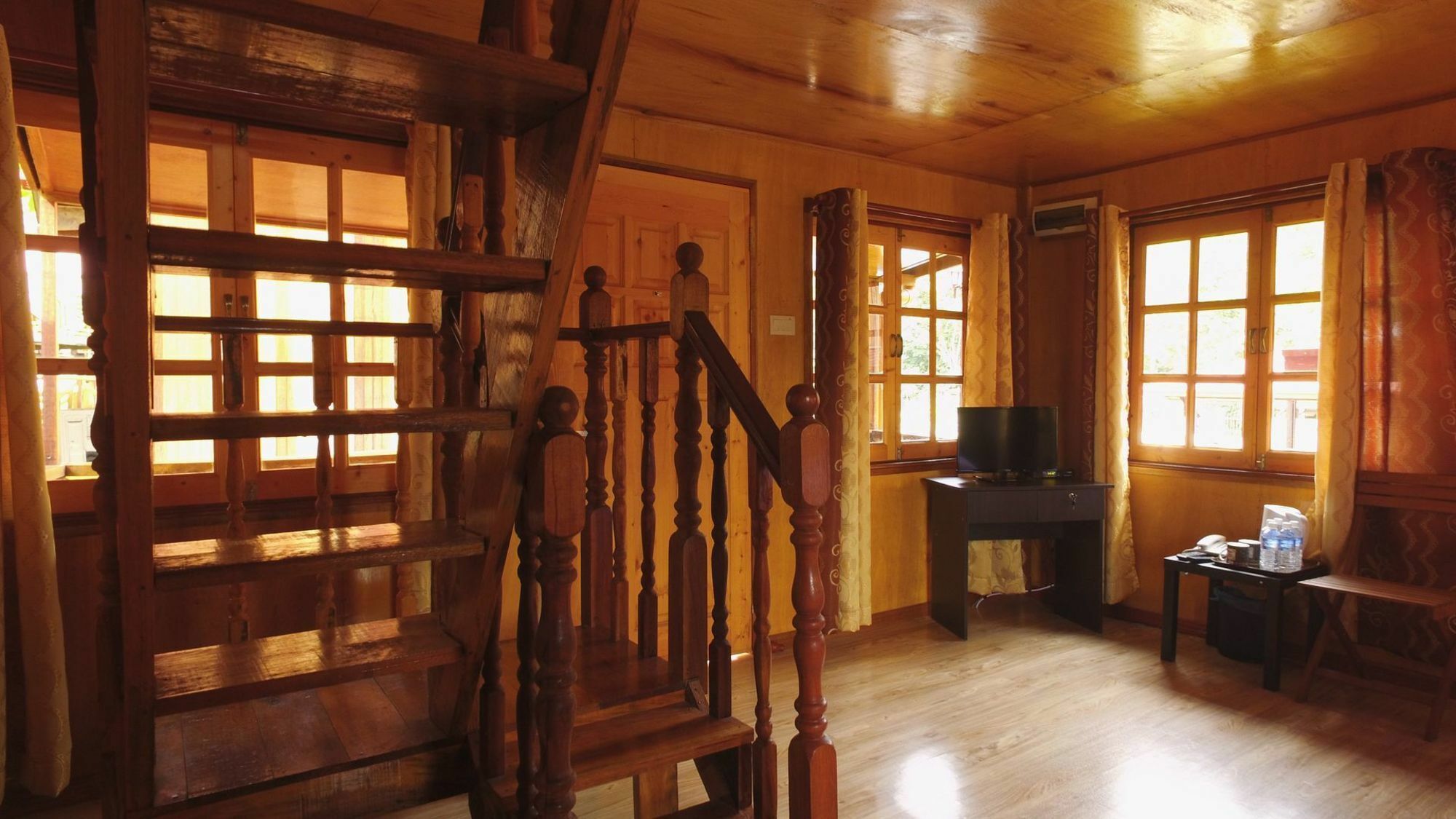 Borneo Tree House Hotel Kota Kinabalu Ngoại thất bức ảnh