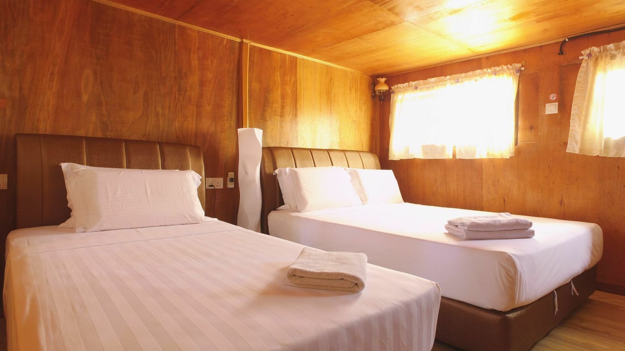 Borneo Tree House Hotel Kota Kinabalu Ngoại thất bức ảnh
