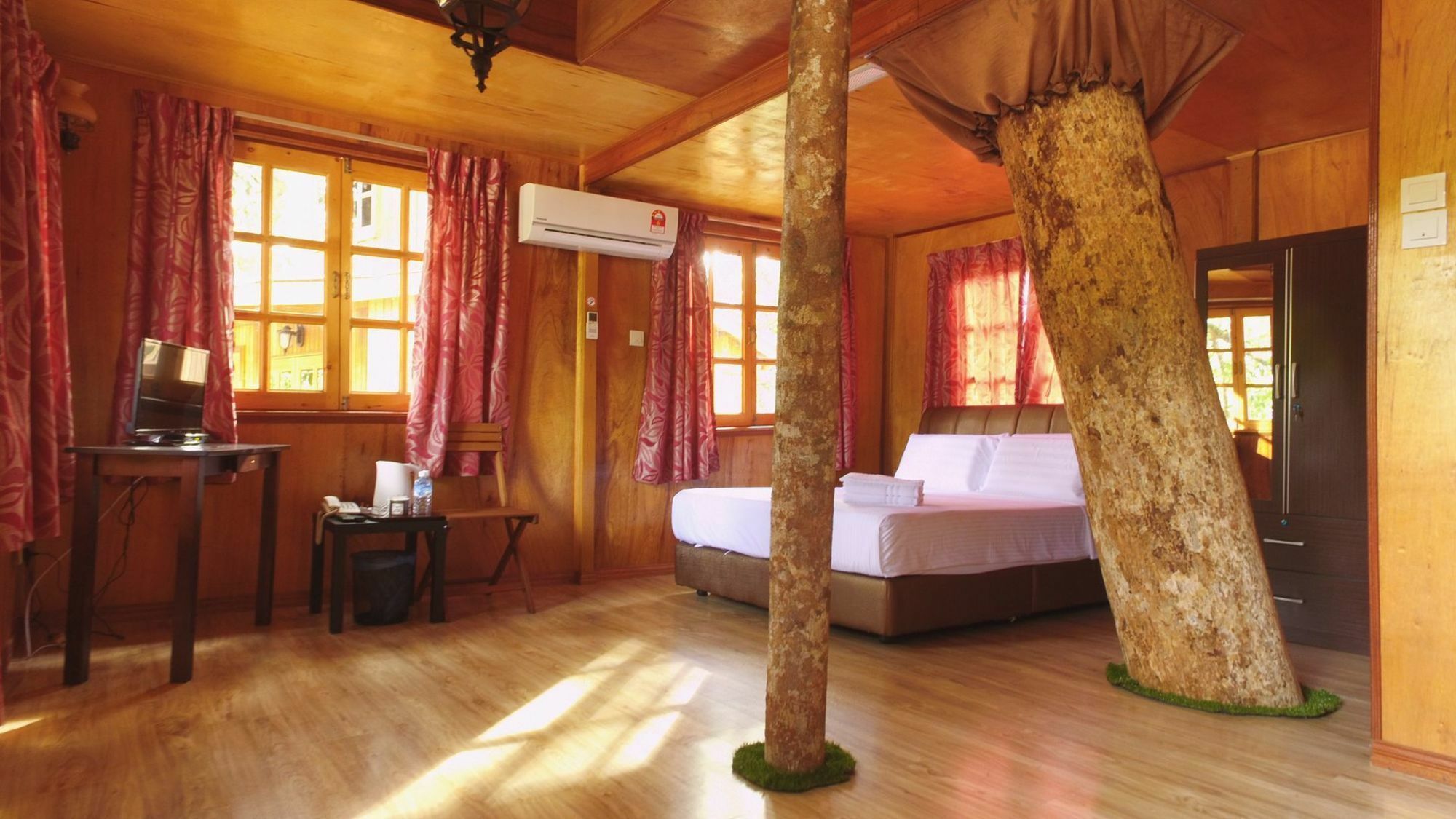 Borneo Tree House Hotel Kota Kinabalu Ngoại thất bức ảnh