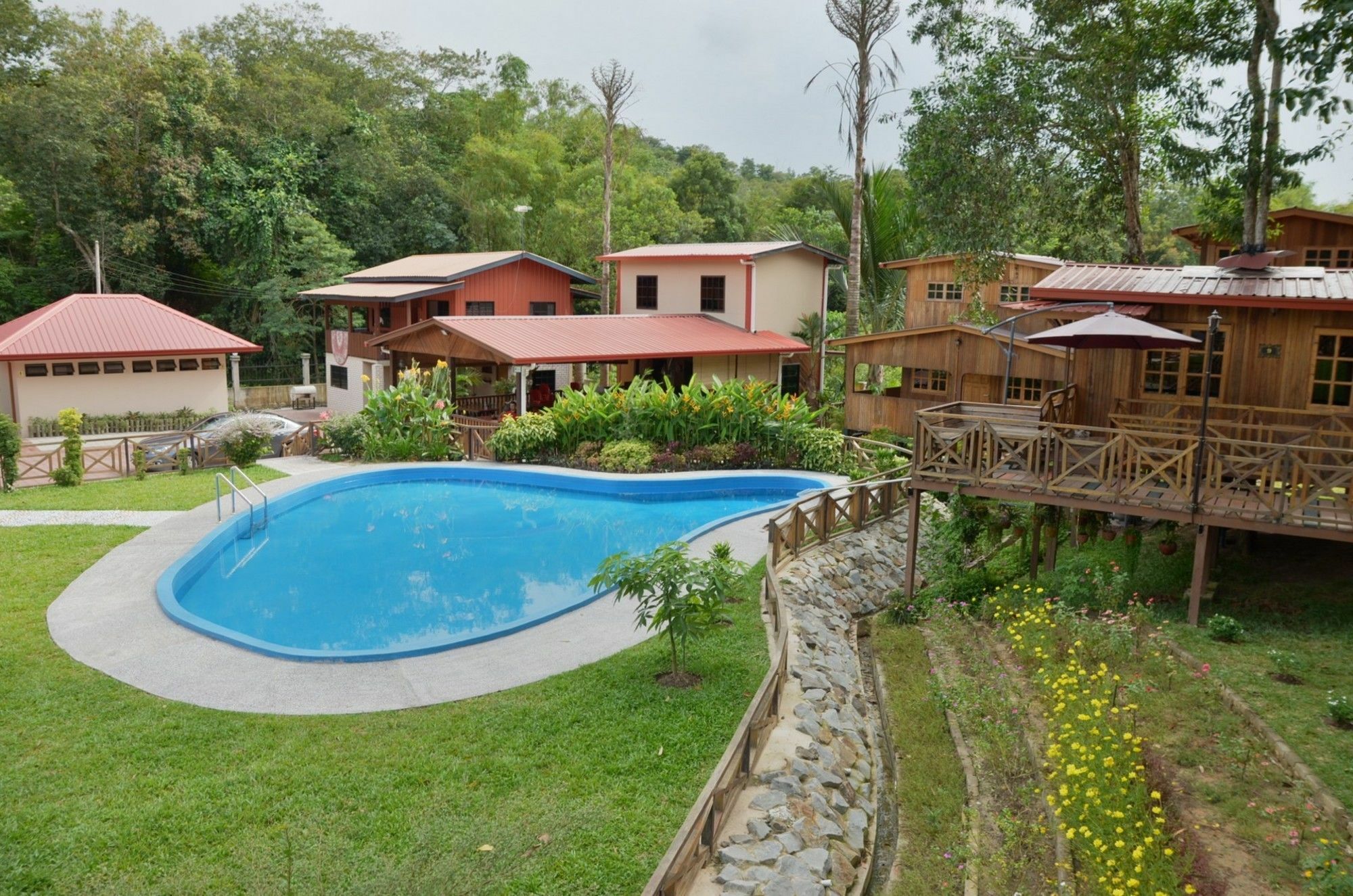 Borneo Tree House Hotel Kota Kinabalu Ngoại thất bức ảnh