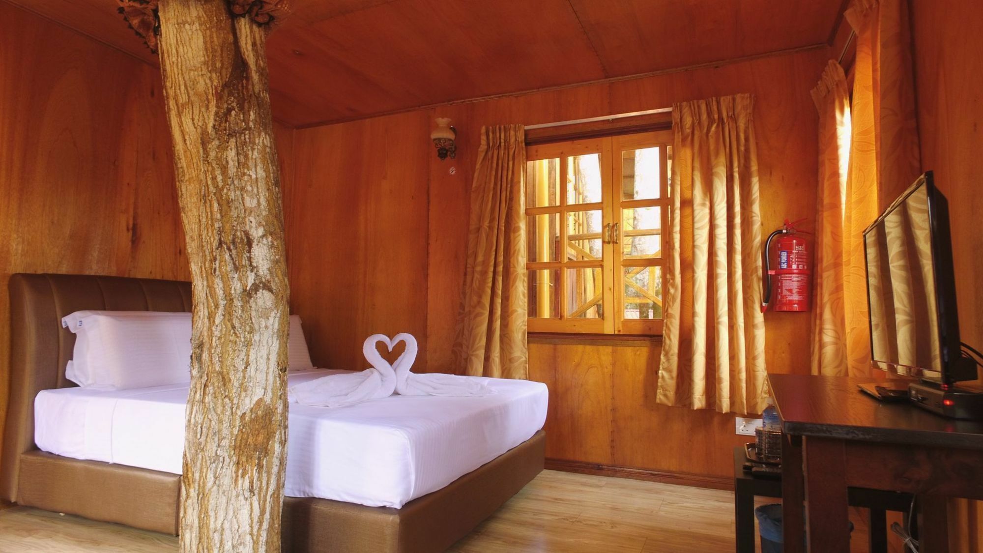 Borneo Tree House Hotel Kota Kinabalu Ngoại thất bức ảnh